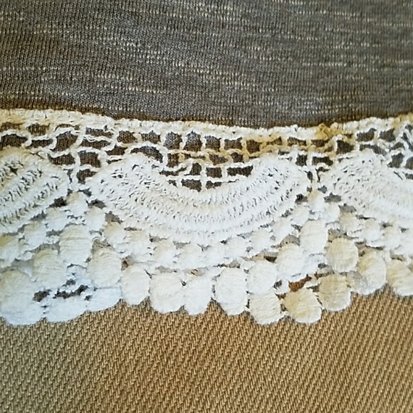 Mudd Girls Butterfly tee w/crochet - Picture 4 of 5